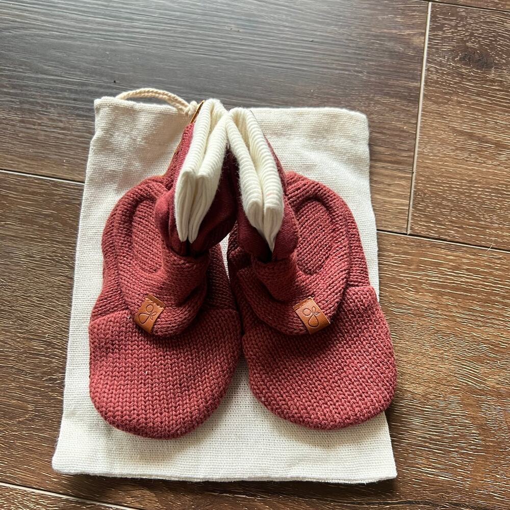 NWT Goumi Kids Hot Cocoa Knit Baby Boots SZ 3-6 mo Booties Red Organic Cotton